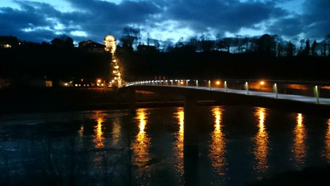 Ferienwohnung An Der Idyllischen Salzachschleife Naehe Salzburg Laufen Extérieur photo